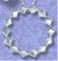 Sterling Silver Geometric Circle Pendant / 18